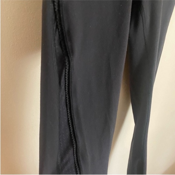 Lululemon leggings in black with geometric detail, 2 - Picture 4 of 11
